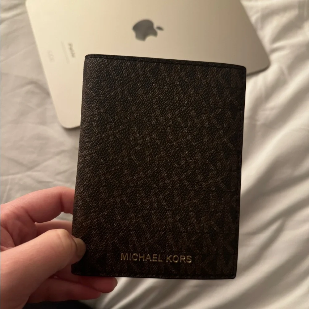 New Michael Kors Logo Brown Passport Holder Wallet